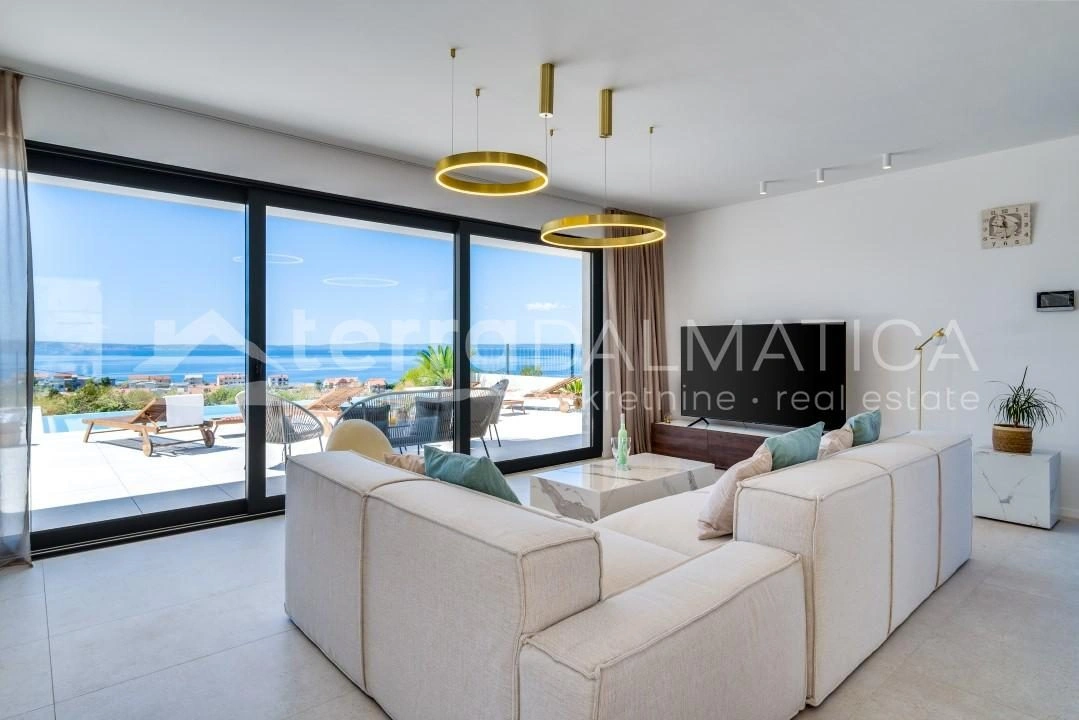 Umgebung von Split - Kroatien, modern gestaltete Villa mit bezauberndem Blick auf den Archipel