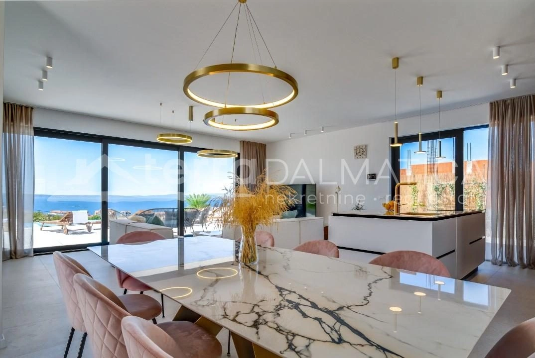 Umgebung von Split - Kroatien, modern gestaltete Villa mit bezauberndem Blick auf den Archipel