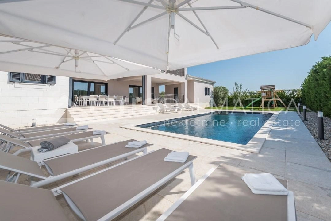 Zadar – Kroatien, Spektakuläre Villa mit großem Pool im Herzen der Adria