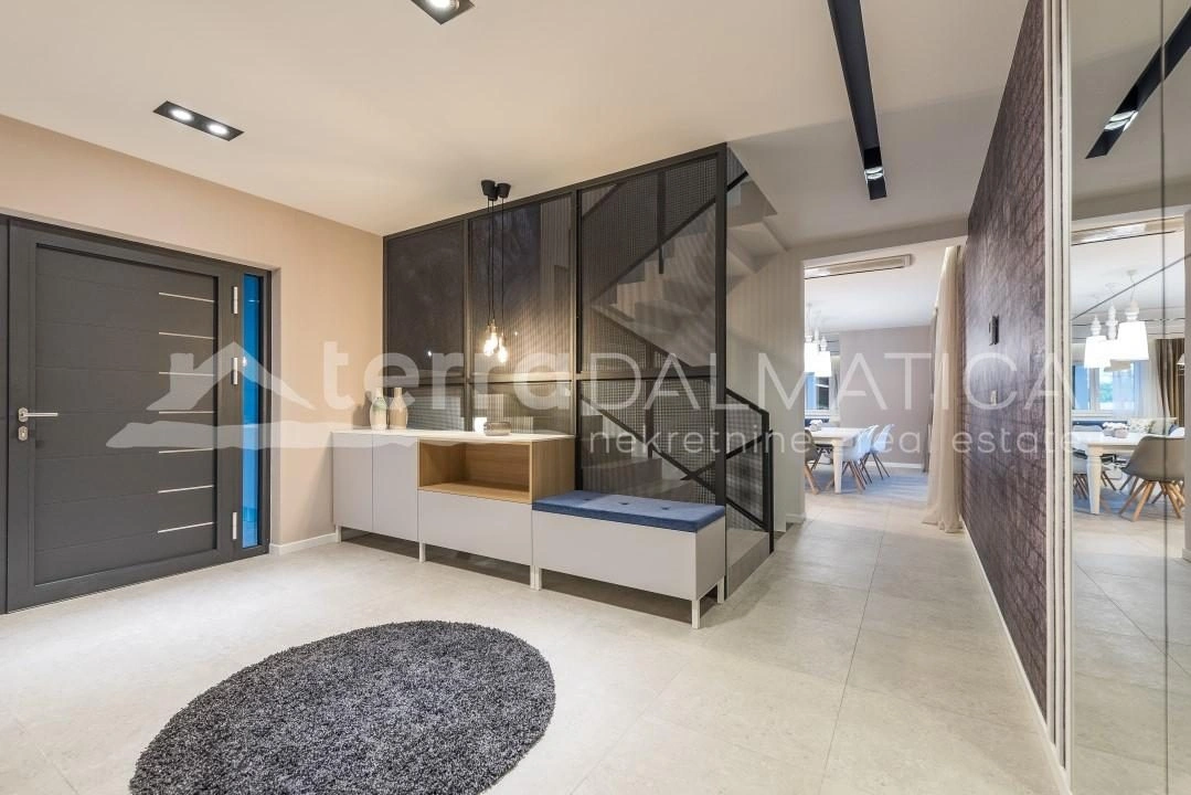 Zadar – Kroatien, Spektakuläre Villa mit großem Pool im Herzen der Adria