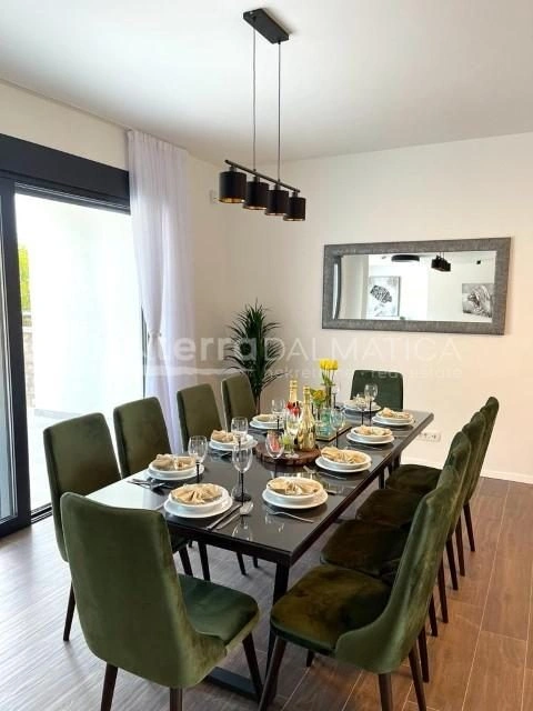 Umgebung von Split - Kroatien, eine einzigartige Villa mit privatem Pool im Herzen Dalmatiens