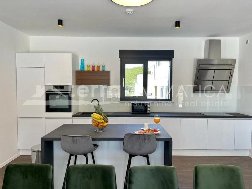 Umgebung von Split - Kroatien, eine einzigartige Villa mit privatem Pool im Herzen Dalmatiens