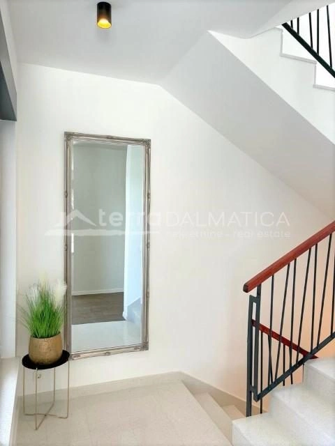 Umgebung von Split - Kroatien, eine einzigartige Villa mit privatem Pool im Herzen Dalmatiens