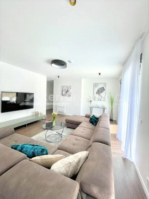 Umgebung von Split - Kroatien, eine einzigartige Villa mit privatem Pool im Herzen Dalmatiens