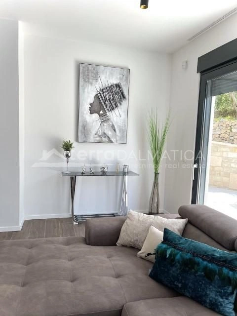 Umgebung von Split - Kroatien, eine einzigartige Villa mit privatem Pool im Herzen Dalmatiens