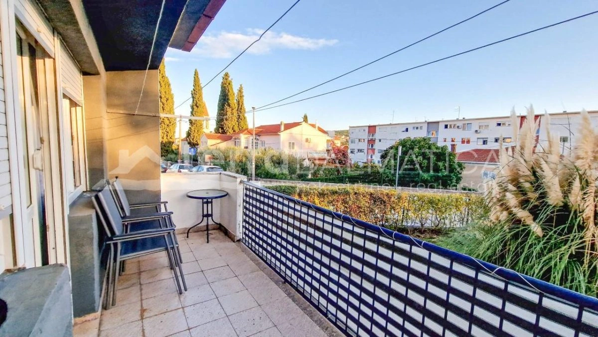 Trogir, Bungalow im Zentrum