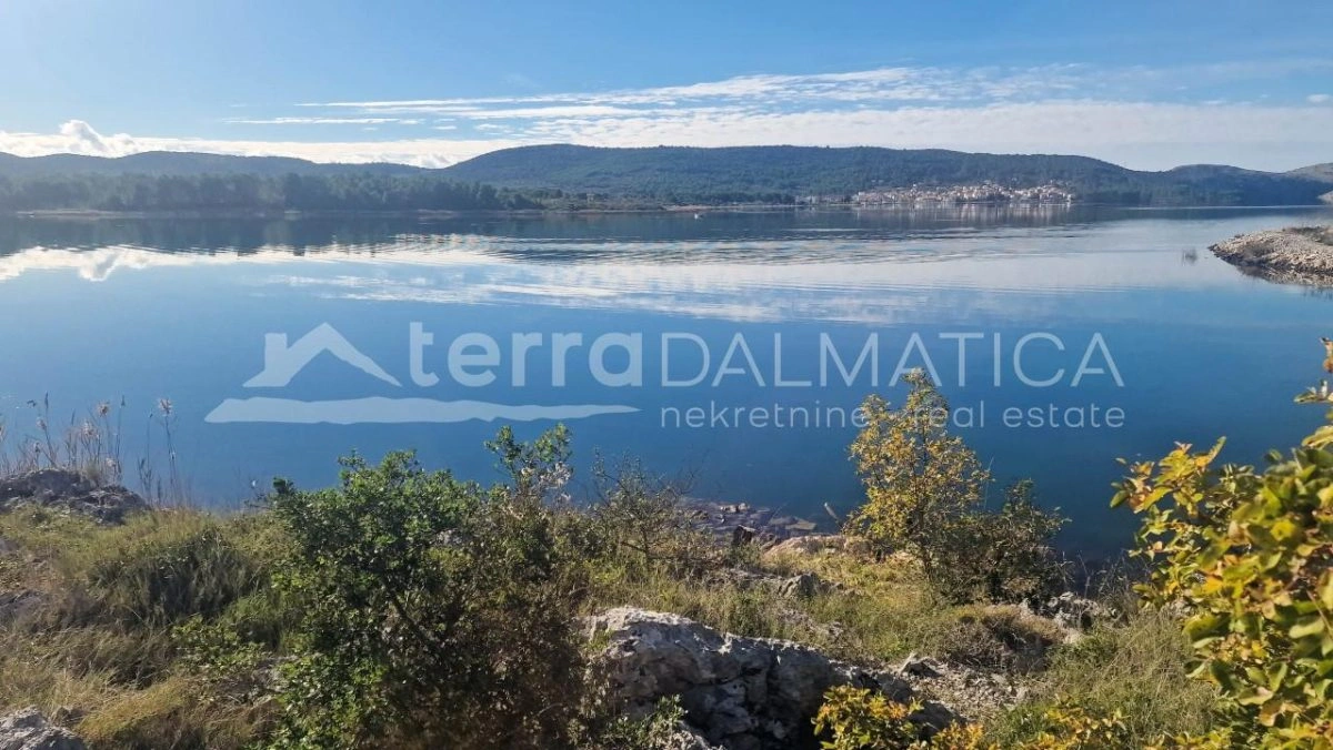 Poljoprivredno zemljište u Biličima – 5100 m², pogled na more