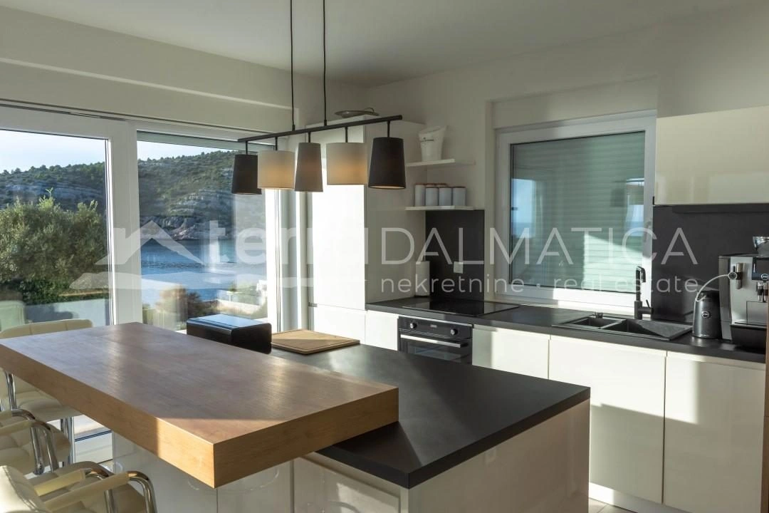 Umgebung von Rogoznica, Villa in außergewöhnlicher Lage