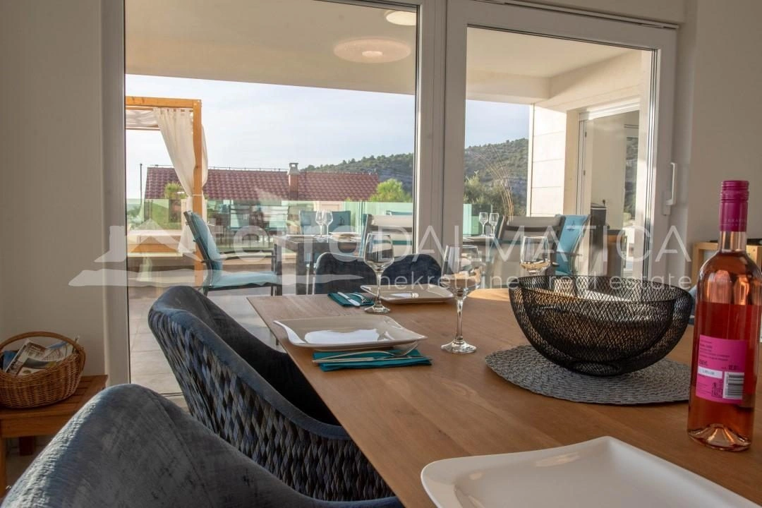 Umgebung von Rogoznica, Villa in außergewöhnlicher Lage