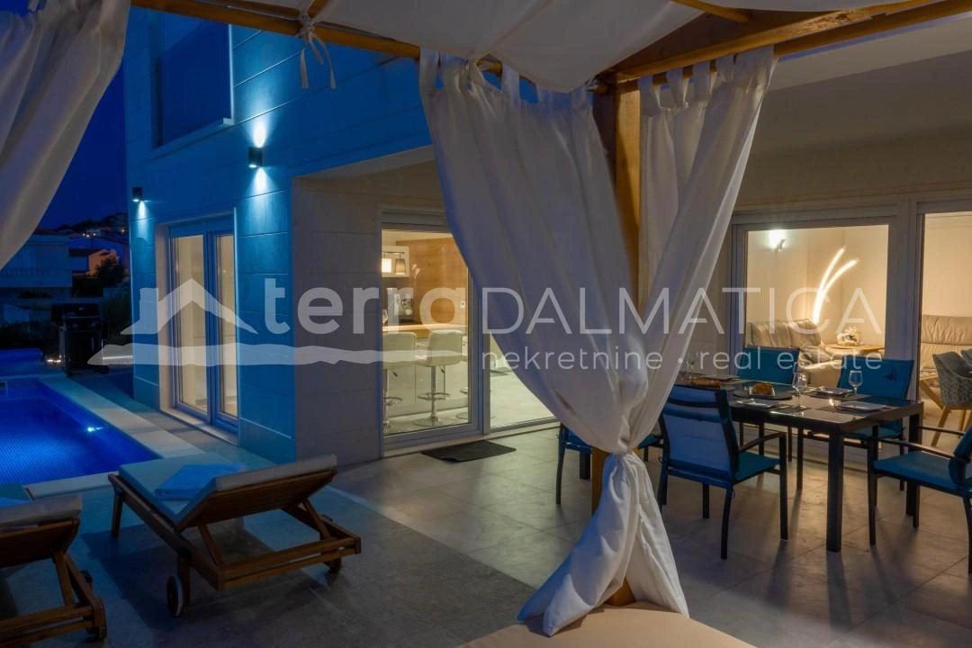 Umgebung von Rogoznica, Villa in außergewöhnlicher Lage