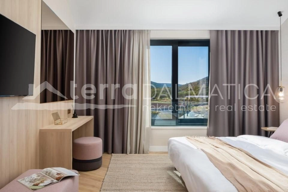 Trogir, Marina neu gebaute Luxusvilla