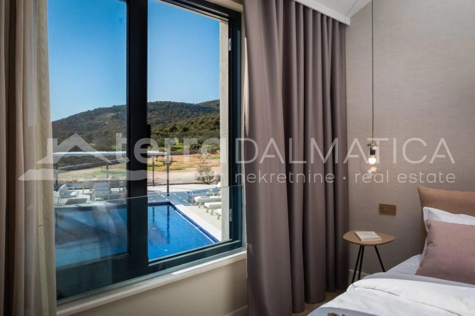 Trogir, Marina neu gebaute Luxusvilla