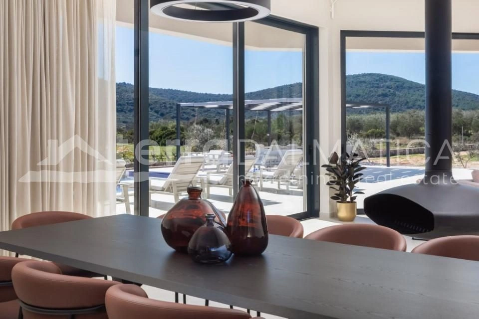 Trogir, Marina neu gebaute Luxusvilla