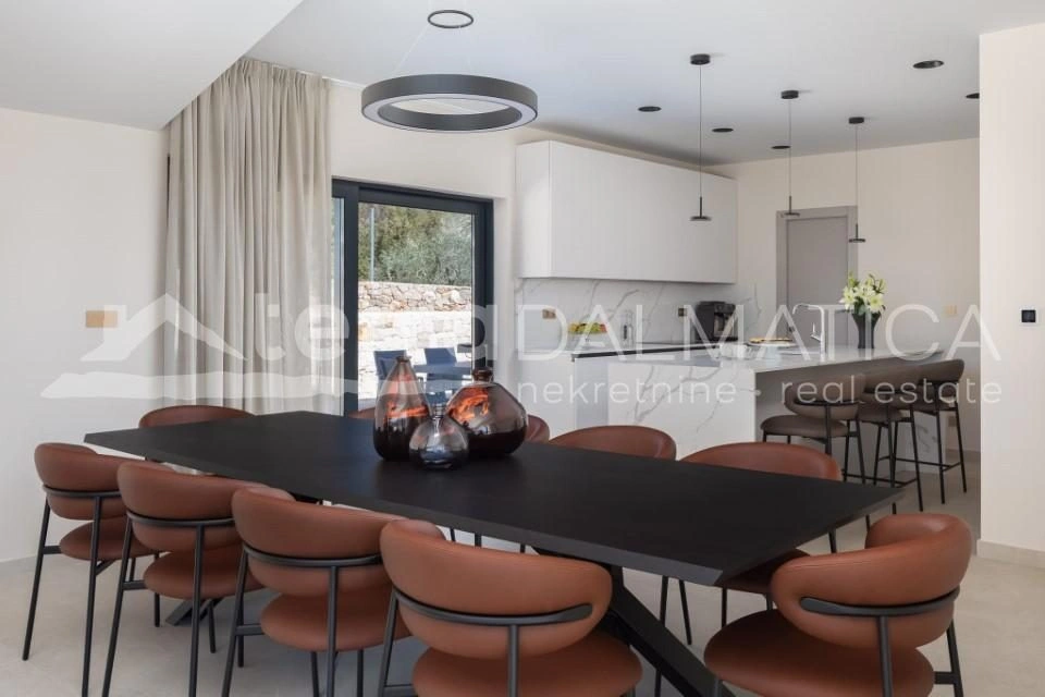 Trogir, Marina neu gebaute Luxusvilla