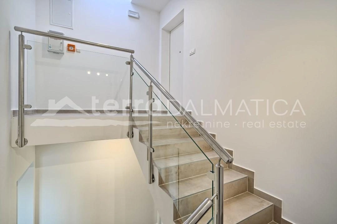 Brodarica, Sibenik - Luxusapartment mit 4 Schlafzimmern und Meerblick