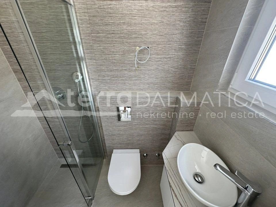 Umgebung von Trogir, Ciovo, Apartment mit zwei Schlafzimmern und Dachterrasse