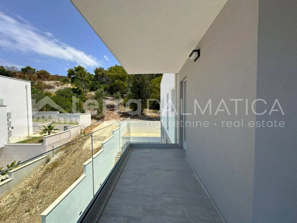 Umgebung von Trogir, Ciovo, Apartment mit zwei Schlafzimmern und Dachterrasse