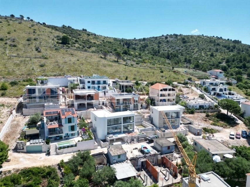 Rogoznica, Villa mit Garage, Swimmingpool und offenem Meerblick