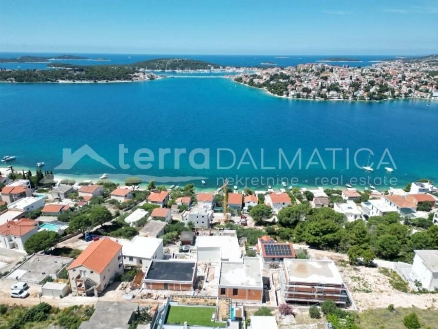 Rogoznica, Villa mit Garage, Swimmingpool und offenem Meerblick