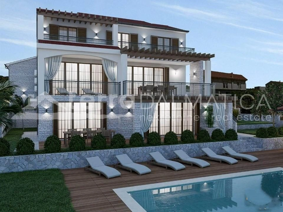 Umgebung von Sibenik, autochthone mediterrane Villa mit Swimmingpool im Bau