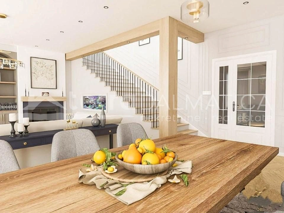 Umgebung von Sibenik, autochthone mediterrane Villa mit Swimmingpool im Bau