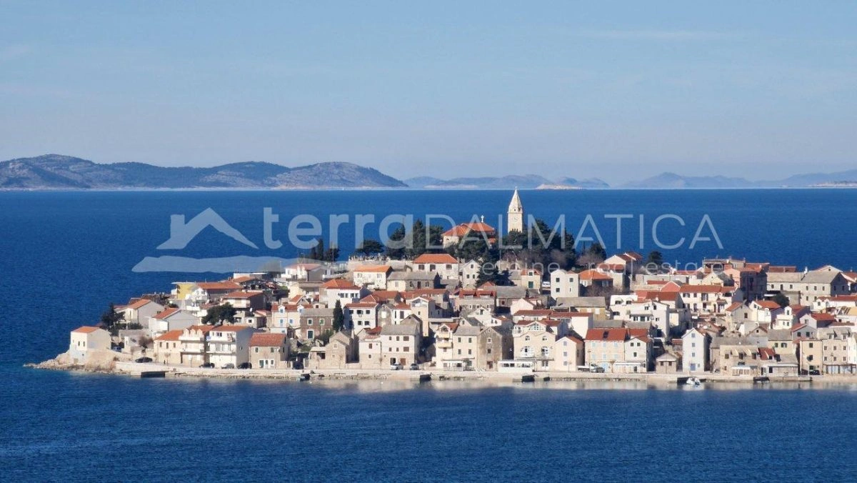 Primosten, Wohnung im Erdgeschoss mit zwei Schlafzimmern