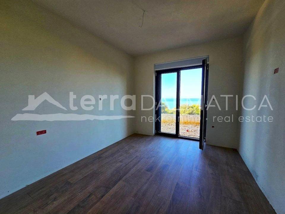 Primosten, Wohnung im Erdgeschoss mit zwei Schlafzimmern