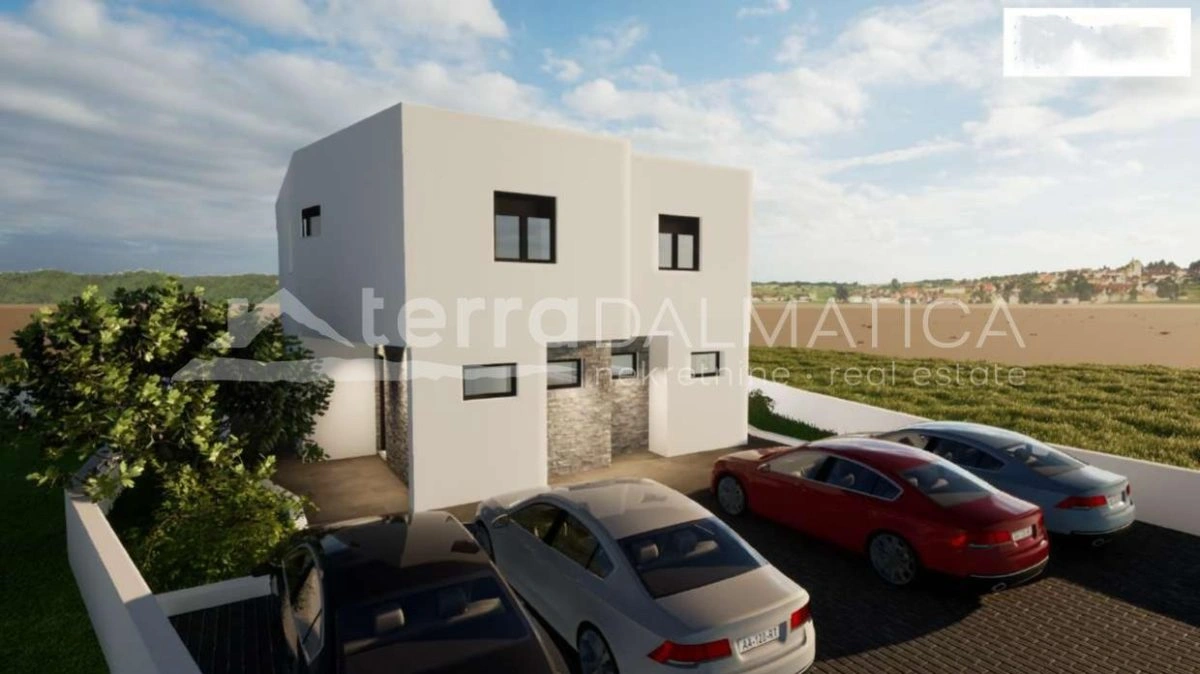 Vodice, modernes Zweifamilienhaus in ruhiger Lage