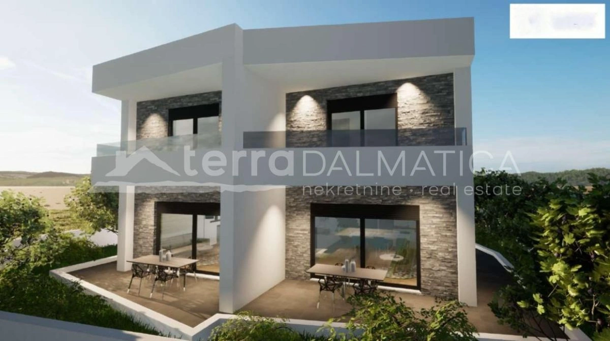 Vodice, modernes Zweifamilienhaus in ruhiger Lage