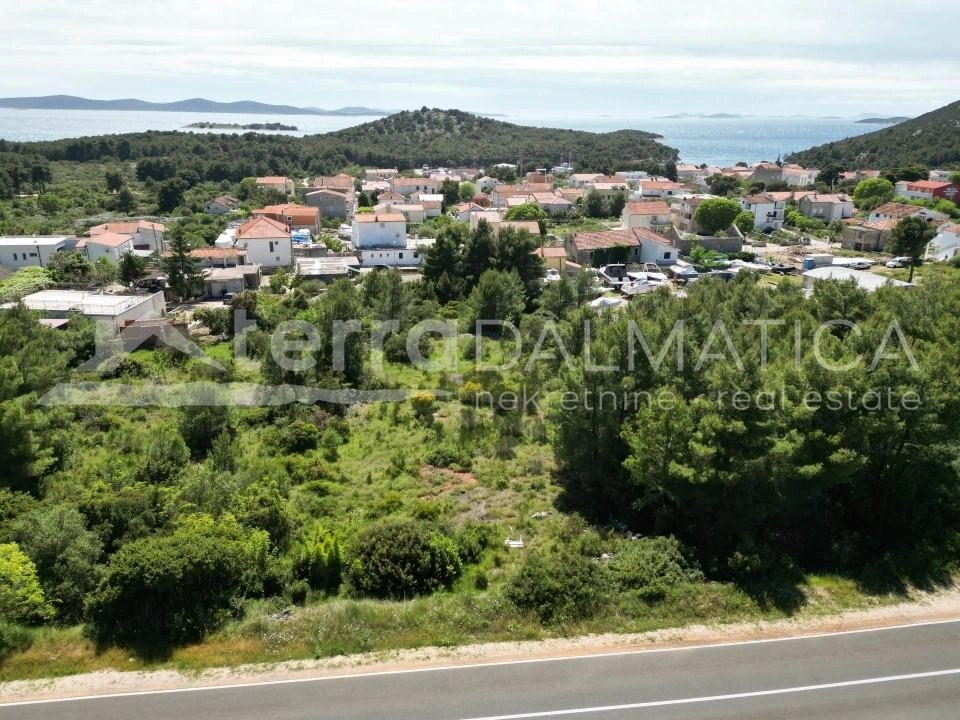 Tribunj, građevinsko zemljište 1669 m2, investicijska prilika