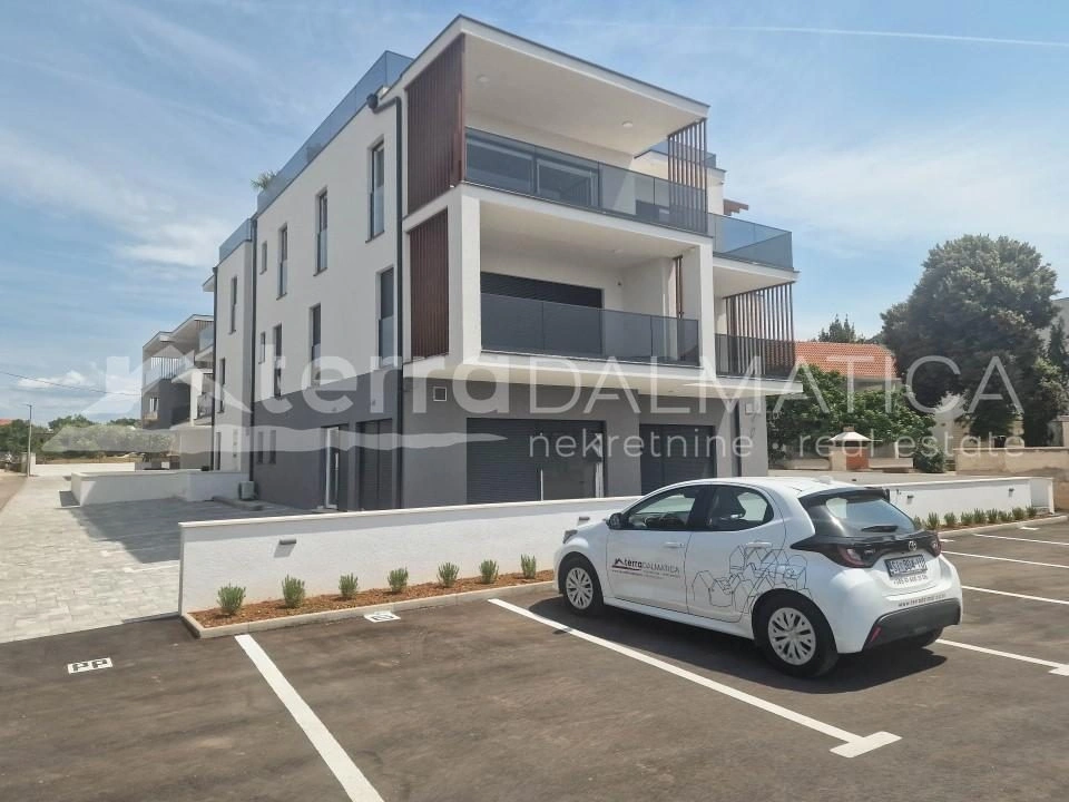 Vodice, Srima, Büroräume in erster Reihe zum Meer