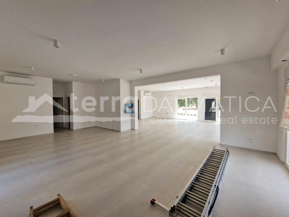 Vodice, Srima, Büroräume in erster Reihe zum Meer