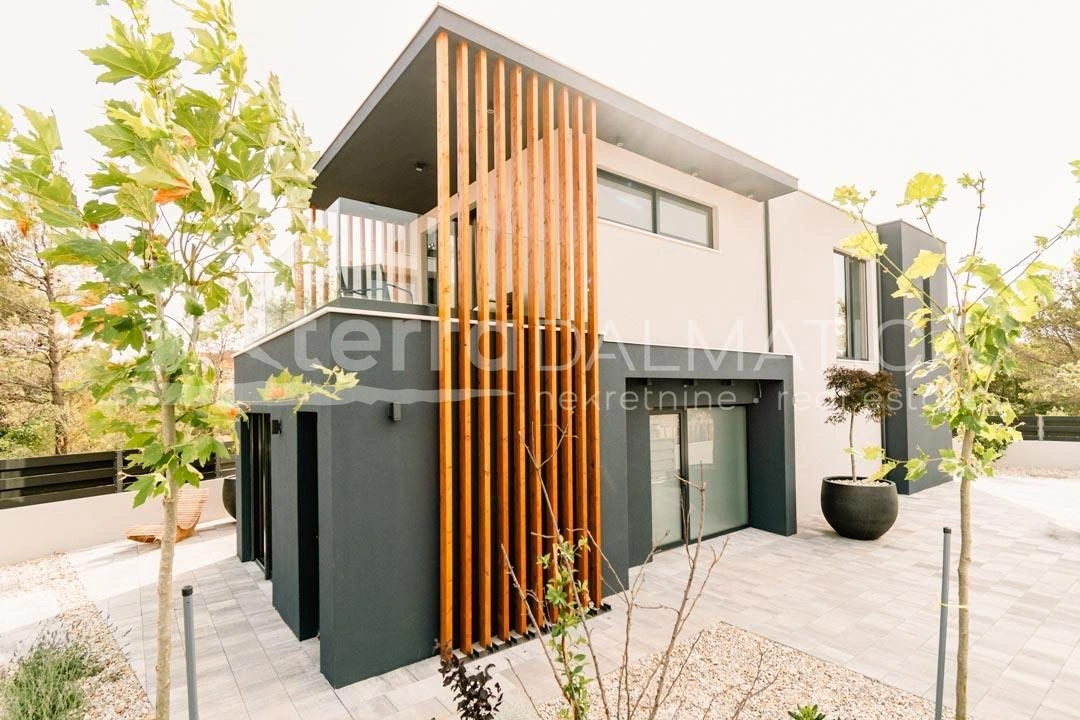 Vodice, Srima, luxuriöse Designervilla mit Swimmingpool, Whirlpool und Sauna