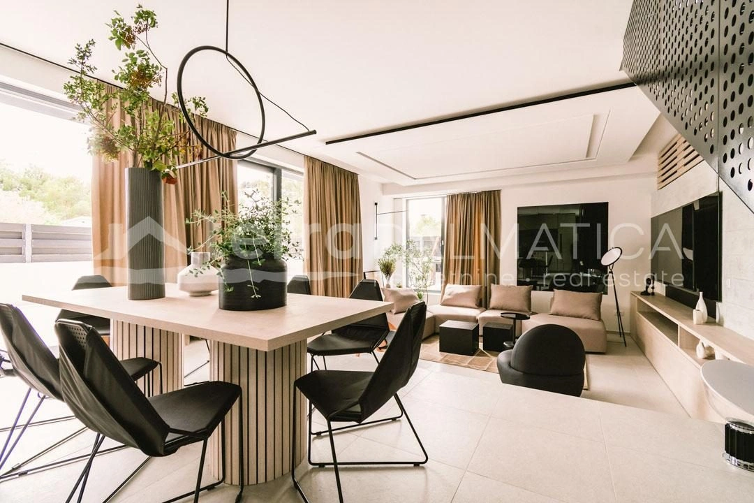 Vodice, Srima, luxuriöse Designervilla mit Swimmingpool, Whirlpool und Sauna