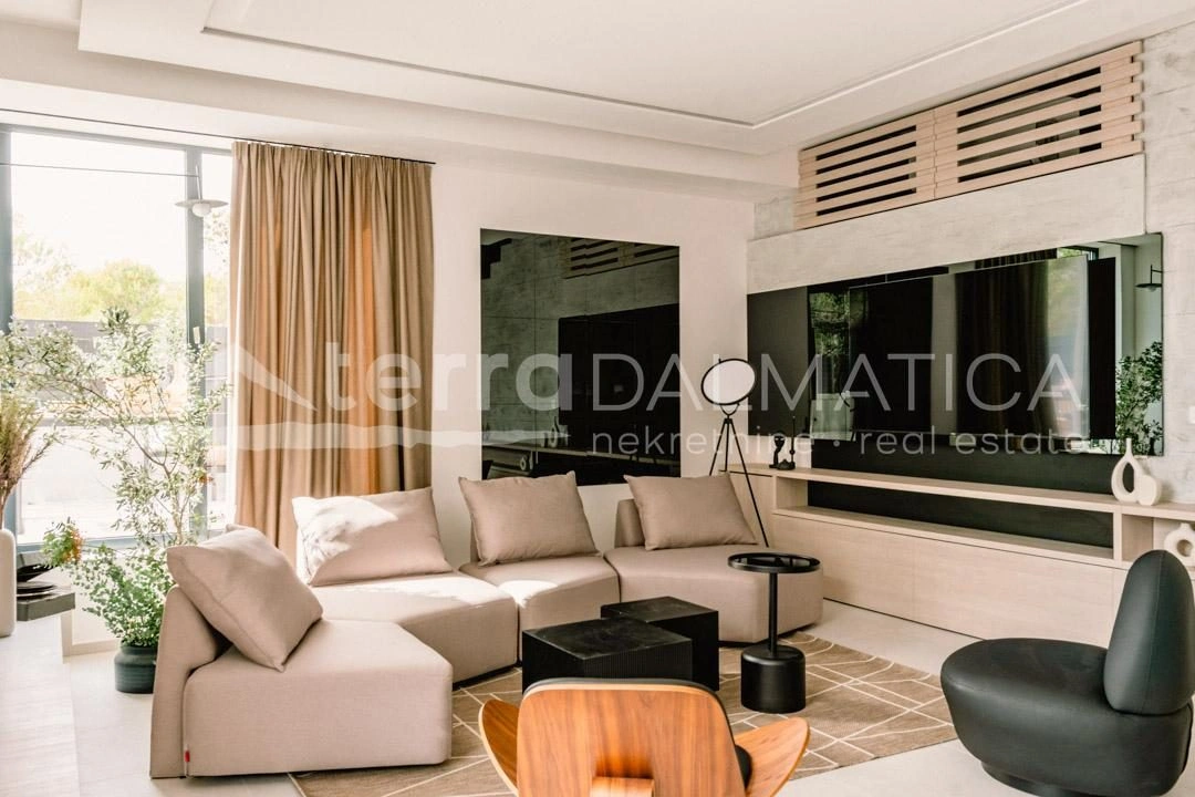 Vodice, Srima, luxuriöse Designervilla mit Swimmingpool, Whirlpool und Sauna