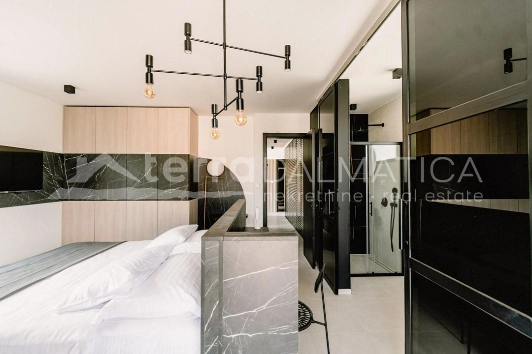 Vodice, Srima, luxuriöse Designervilla mit Swimmingpool, Whirlpool und Sauna