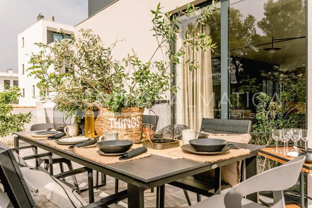 Vodice, Srima, luxuriöse Designervilla mit Swimmingpool, Whirlpool und Sauna