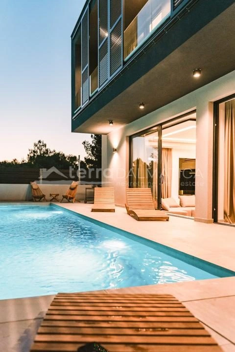 Vodice, Srima, luxuriöse Designervilla mit Swimmingpool, Whirlpool und Sauna