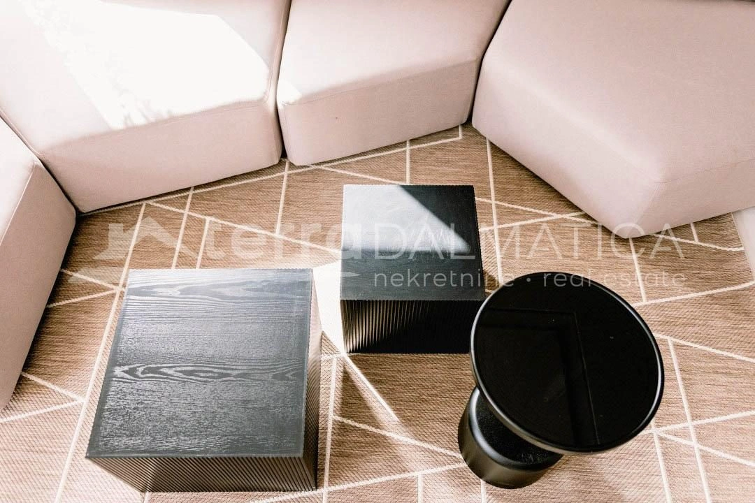 Vodice, Srima, luxuriöse Designervilla mit Swimmingpool, Whirlpool und Sauna