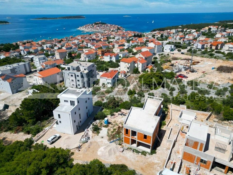 Primosten, moderne Villa mit Wellnessbereich und Swimmingpool