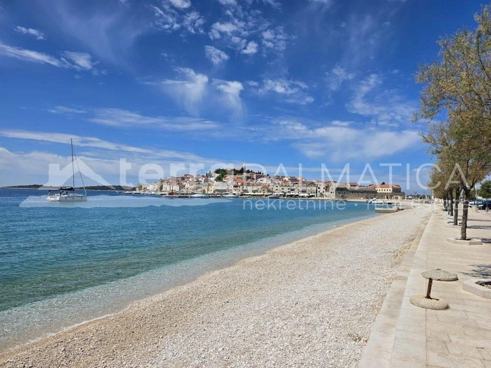 Primosten, moderne Villa mit Wellnessbereich und Swimmingpool