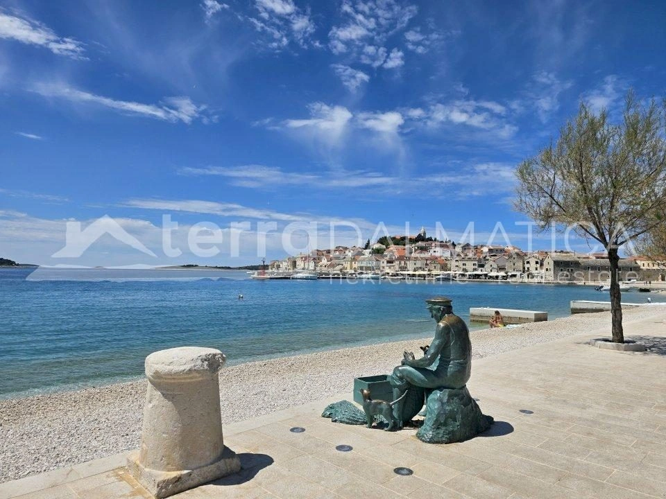 Primosten, moderne Villa mit Wellnessbereich und Swimmingpool