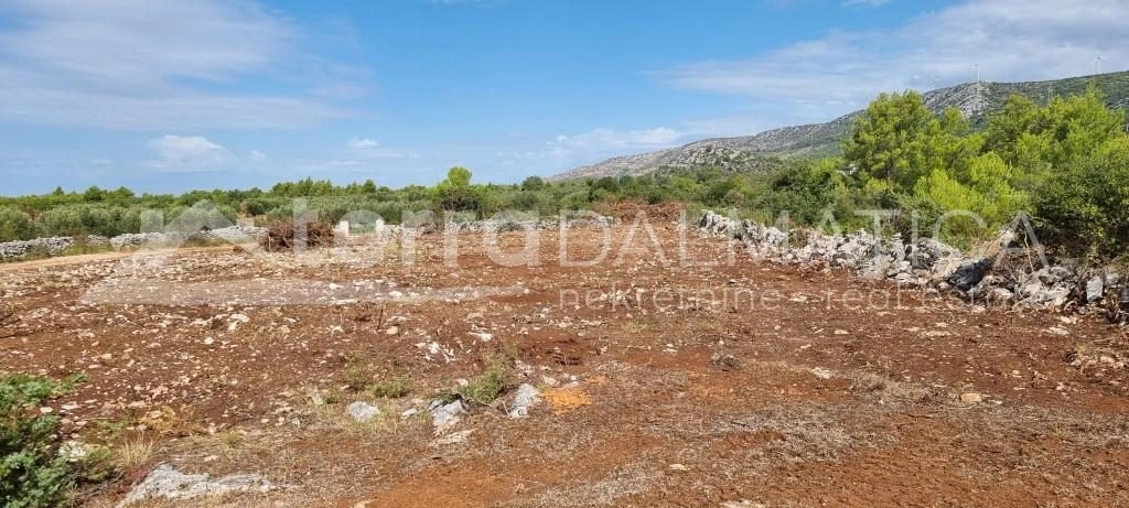 Prodaja građevinskog i poljoprivrednog zemljišta u Dubravi, Šibenik