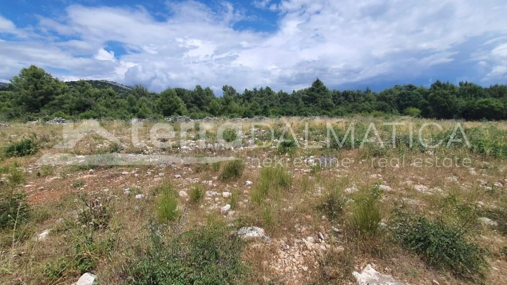 Verkauf von Bau- und Agrarflächen in Dubrava, Šibenik