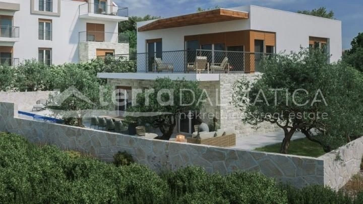 Modernes Haus mit Schwimmbad und Garten in der Nähe von Rogoznica - Nur 130 m vom Meer entfernt