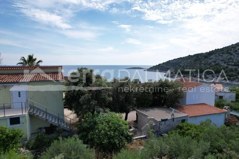 Modernes Haus mit Schwimmbad und Garten in der Nähe von Rogoznica - Nur 130 m vom Meer entfernt