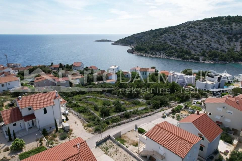 Modernes Haus mit Schwimmbad und Garten in der Nähe von Rogoznica - Nur 130 m vom Meer entfernt