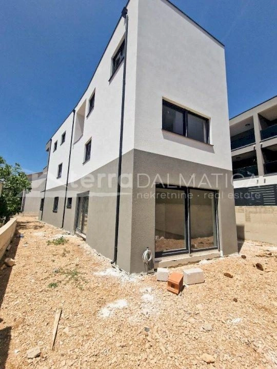 Žaborić, dvosobni apartman blizu popularne plaže