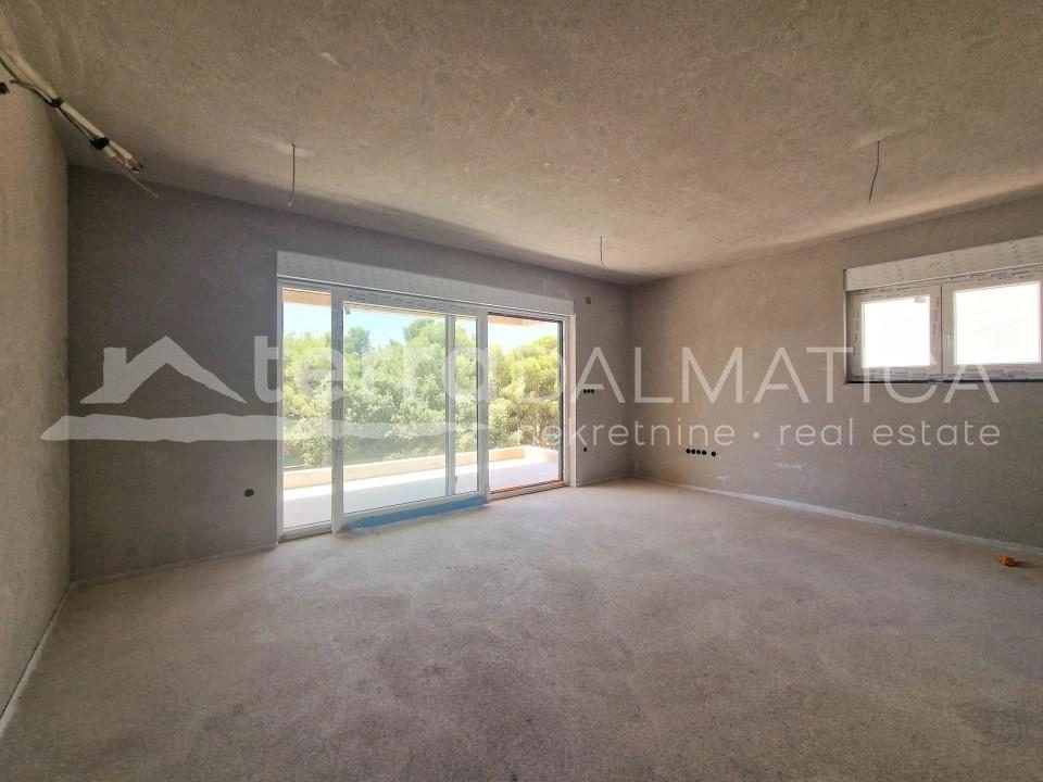 Zaboric, Drei-Zimmer-Wohnung im ersten Stock, 150 m vom Meer entfernt