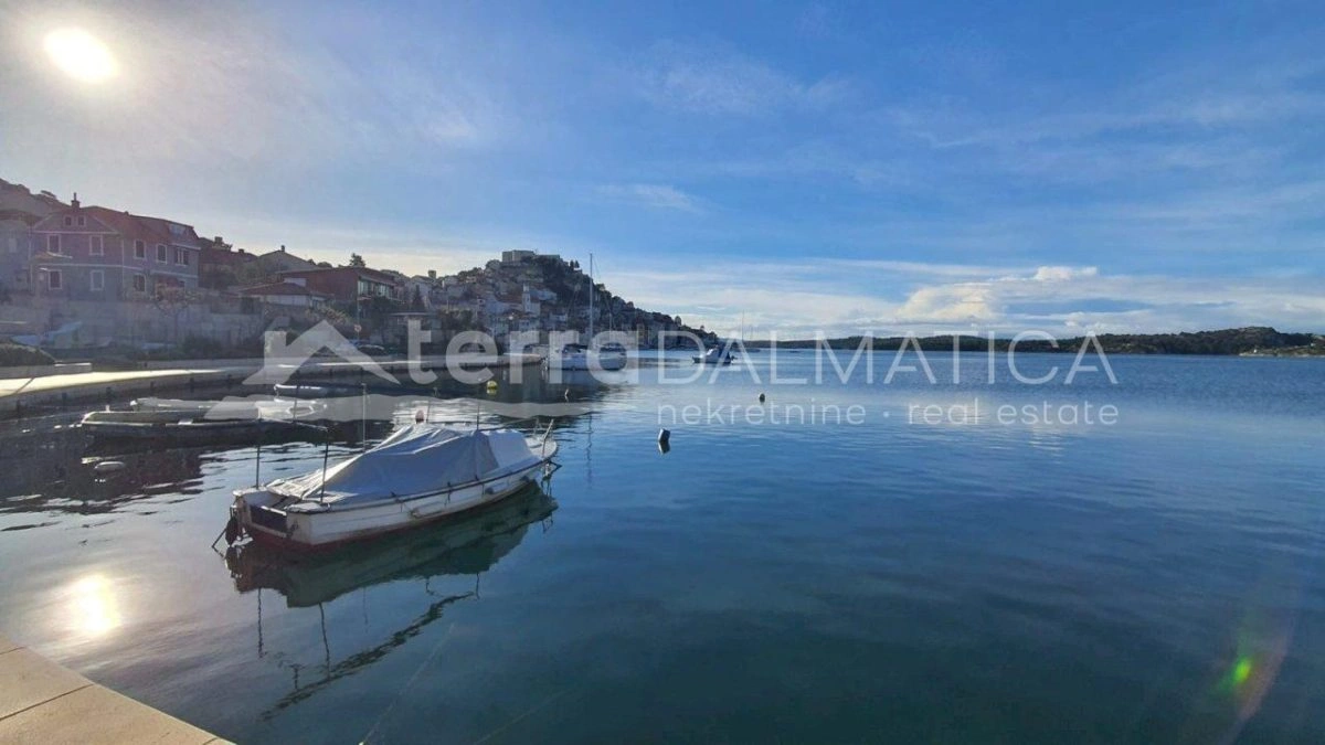 Šibenik, renovierte Wohnung im Zentrum – bereit zur Miete oder zum Wohnen